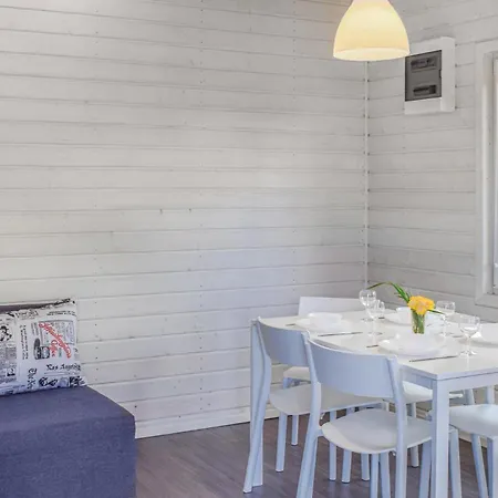 Дом отдыха Awesome In With Wifi